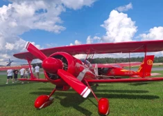 FOTO, VIDEO:  apskati iespaidīgos lidaparātus – Ādažos svin lidlauka svētkus