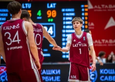 Valda Valtera varoņdarbi, Latvijas hokejists pie agresoriem un nāve kalnos. Aizejošā nedēļa sportā