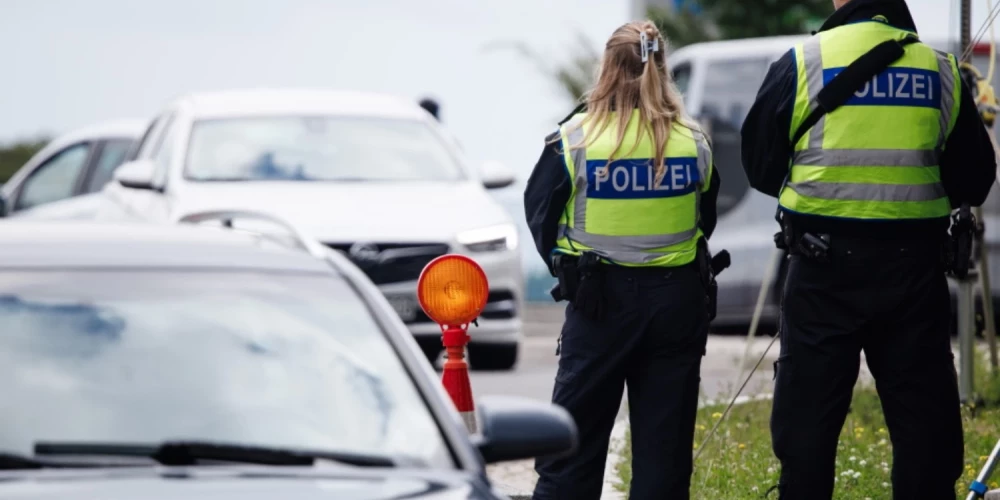 Polija pagarina kontroli uz robežas ar Lietuvu un Vāciju. 