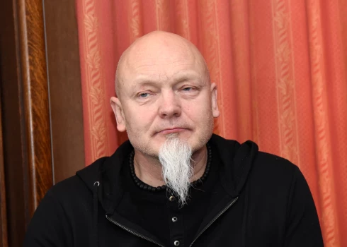 Виктор Рунтулис.