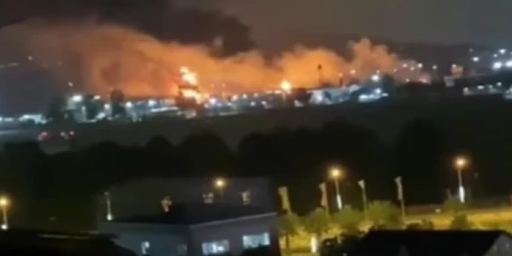 Soču ainava pēc dronu trieciena (ekrānuzņēmums no video)