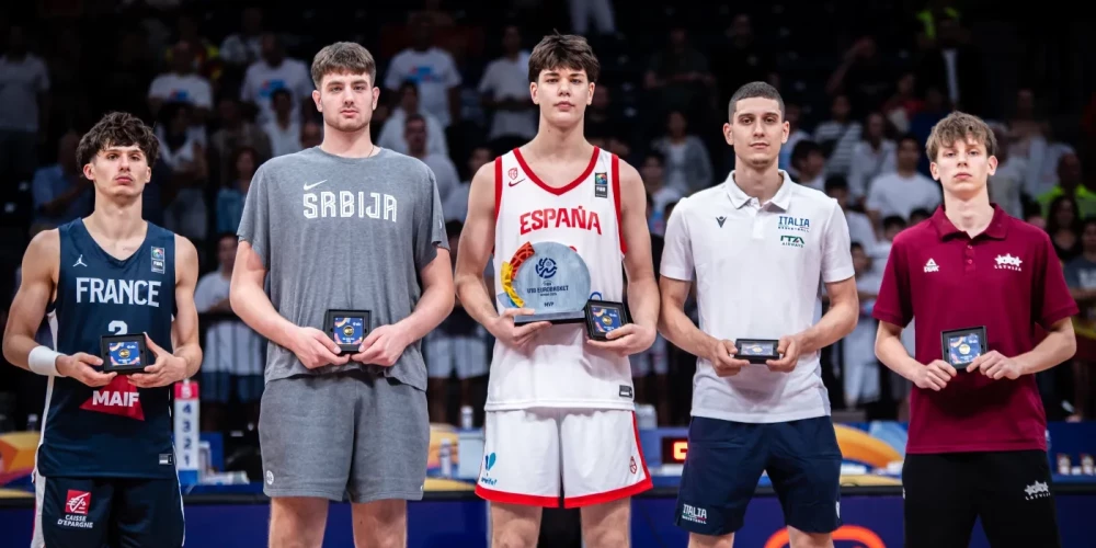 Valdis Valters (pirmais no labās) bija viens no turnīra labākajiem basketbolistiem.