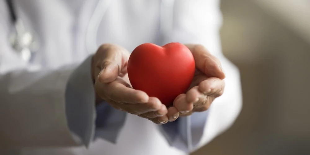 Plāns paredz uzlabot profilaksi, diagnostiku, ārstēšanu un rehabilitāciju, kā arī stiprināt ārstniecības personu kompetences, nodrošinot uz pacientu centrētu, integrētu un visaptverošu veselības aprūpi.