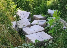 Krāslavas novadā aizturēti organizētas noziedzīgas grupas dalībnieki; konfiscē gandrīz 700 tūkstošus nelegālo cigarešu