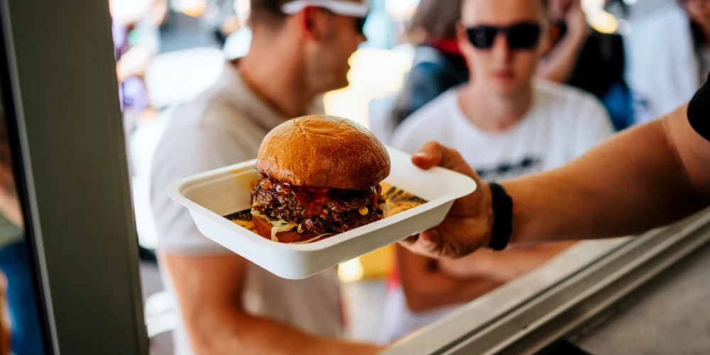 Šī gada 9. un 10. augustā Esplanādes parkā notiks jau astotais Rīgas Burgeru Festivāls.