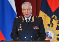 Krievija izsludina meklēšanā uzreiz četrus bijušos Ukrainas aizsardzības ministrus
