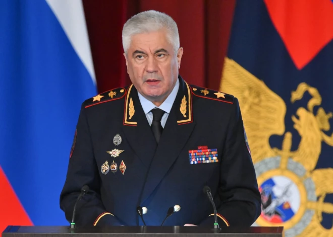 Krievija izsludina meklēšanā uzreiz četrus bijušos Ukrainas aizsardzības ministrus