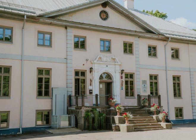 Piešķir 15 400 eiro Vilces muižas pils koka kāpņu atjaunošanai