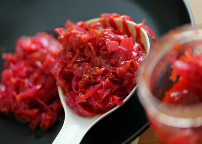 Boršča sagatave ziemai – var ēst arī kā salātus