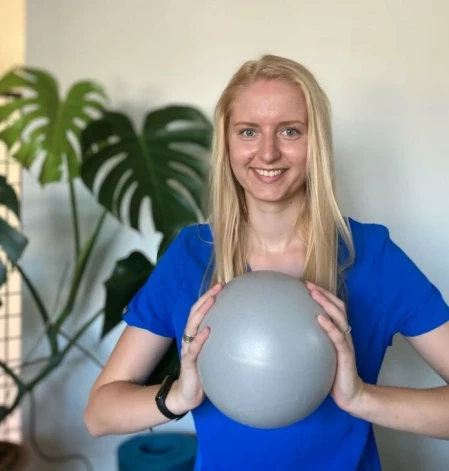 Fizioterapeite Alise Pētersone.