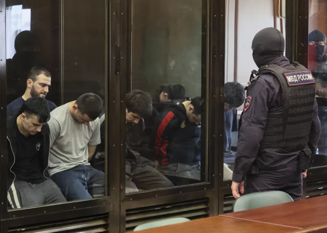 Maskavā sāk tiesāt teroristus, kas sarīkoja slaktiņu "Crocus City Hall", kamēr Krievija uzreiz notikušajā vainoja Ukrainu