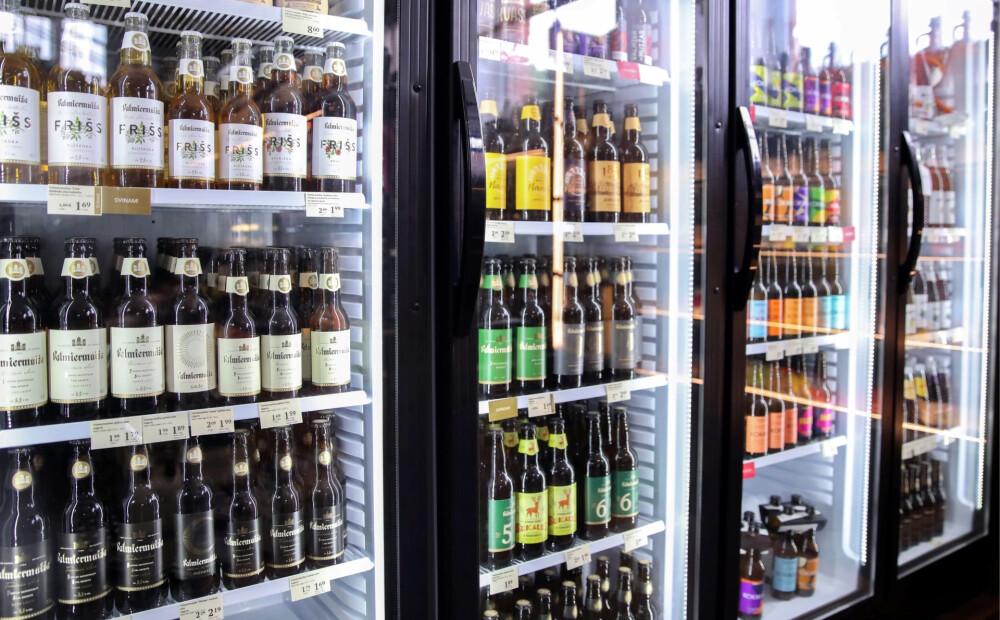 Kā ļaudis reaģējuši uz jaunajiem alkohola tirdzniecības ierobežojumiem? Stāsta veikalnieki