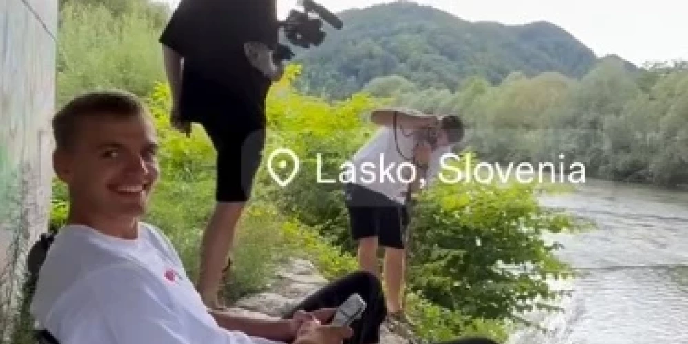 Porziņģis un Šmits brīvajā laikā makšķerē.