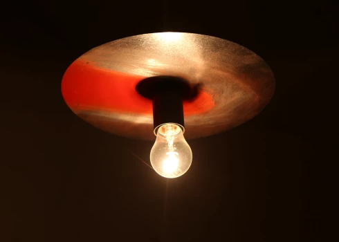 Elektrība kļūst lētāka.