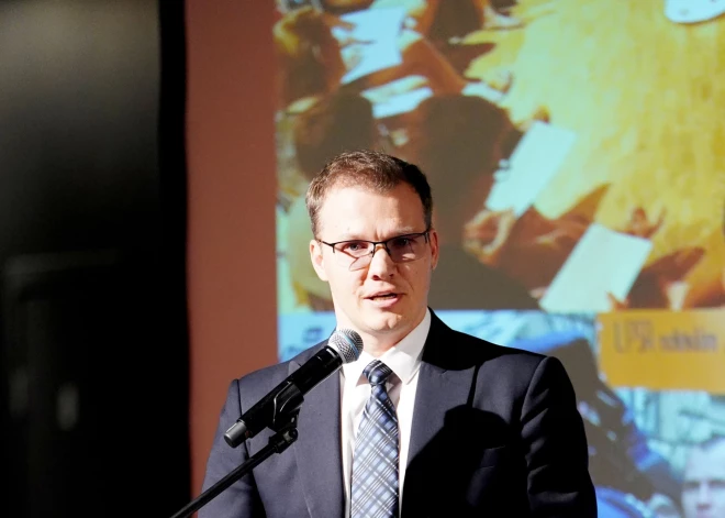 Jūlija partiju reitingi: NA apsteidz LPV, “Progresīvie” uzrāda ievērojamu pieaugumu