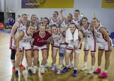 Latvijas U-20 izlases basketbolistes izcīna pirmo uzvaru Eiropas čempionātā