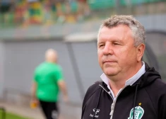 VIDEO: neapmierinātie Lietuvas futbola čempiones fani radošā veidā aicina treneri atkāpties no amata