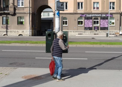 Некоторые эстонцы идут за едой не в супермаркеты, а к мусорникам.