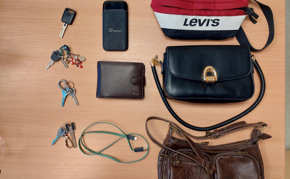 Somiņas, atslēgas un telefoni. Valsts policija aicina atsaukties festivālā “Summer sound” atrasto mantu īpašniekus