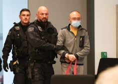 Drēzdenē sāk tiesāt "Alternatīva Vācijai" deputāta palīgu, kuru apsūdz vērienīgā spiegošanā