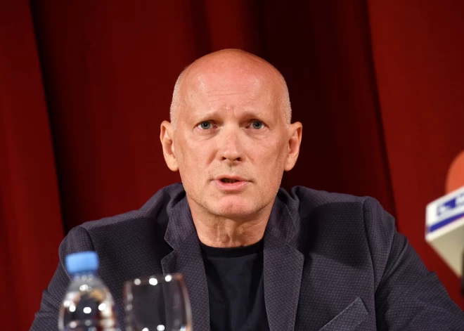 “Uz kapiem netaisos” režisors Alvis Hermanis apstiprina, ka viņam atklāts vēzis, operācija bijusi veiksmīga