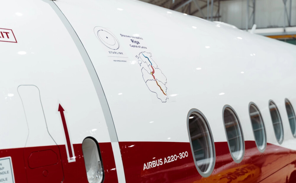 airBaltic lidmašīnas turpmāk nesīs Baltijas pilsētu vārdus – pirmā nosaukta Rīgas vārdā