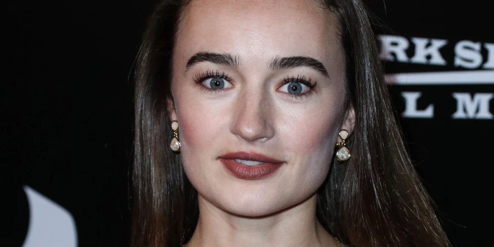 Еще недавно Келли Мак блистала на красных дорожках.