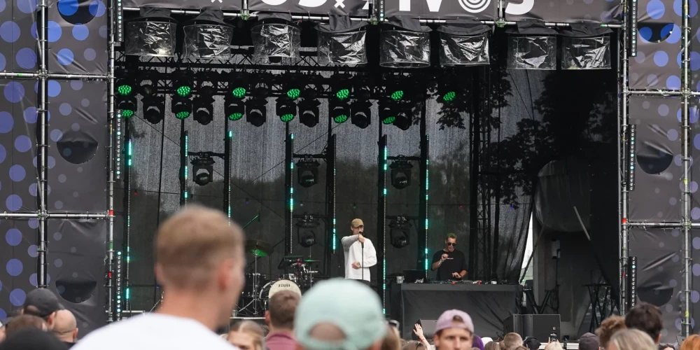 No šodienas festivāla "Positivus" rīkošanas laikā Rīgā, Lucavsalā ieviesīs satiksmes ierobežojumus.
