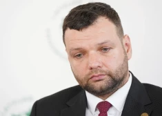 "Подарите детям любящую семью!" Министр благосостояния призывает латвийцев становиться приемными родителями