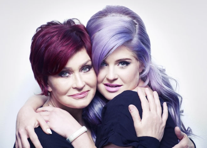 Kellija Osborna satraukta par mammas Šāronas pašnāvības paktu ar tēvu Oziju Osbornu