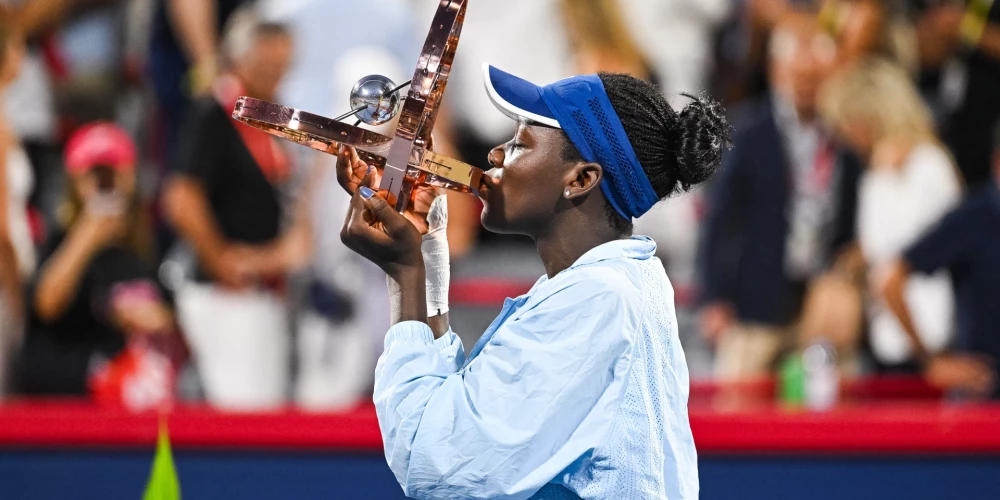 Viktorija Mboko ar pirmo WTA raudzes titulu. 