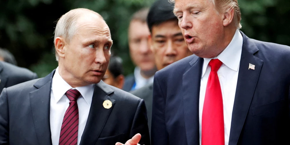 Владимир Путин и Дональд Трамп в 2017 году.