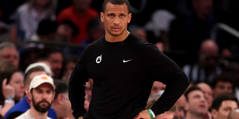 NBA klubs "Celtics" noslēdz ilgtermiņa līgumu ar galveno treneri Džo Mazulu.