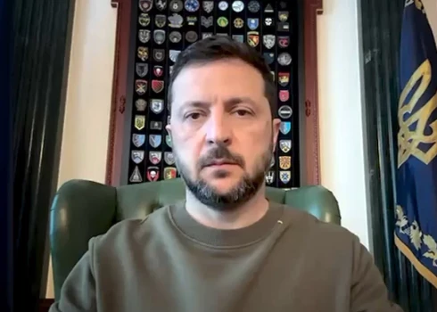 Народ Украины не отдаст свою землю оккупантам, заявил Зеленский.