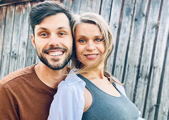 Viņu dzīvi mainīja liktenīgs acu skatiens. Mūziķu Ivetas un Roberta Pētersonu stāsts