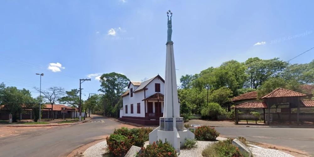 Увидеть копию Памятника Свободы можно в Бразилии - в самом центре деревни Варпа.