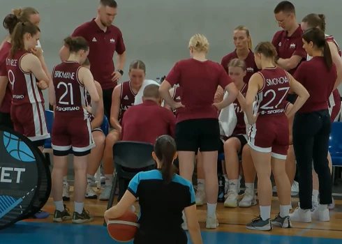Latvijas U-20 izlases dāmas spēlē pret Vāciju (ekrānuzņēmums no video)
