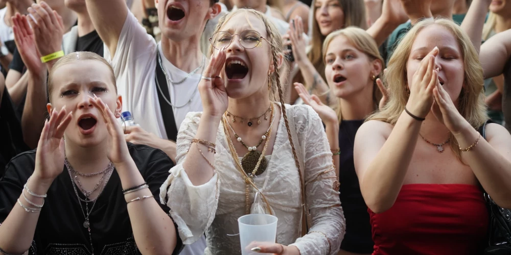 "Positivus" otrās dienas ainas (foto: Mārtiņš Ziders)