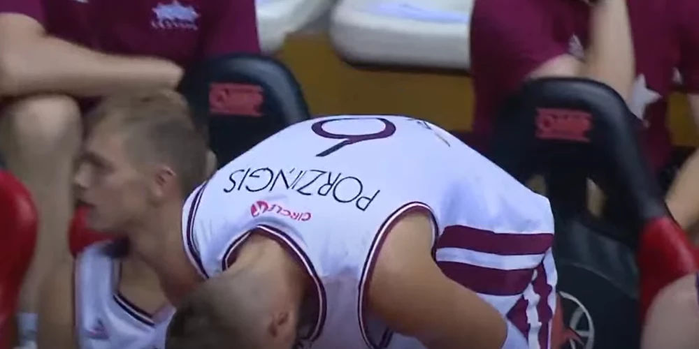 Kristaps Porziņģis spiests samierināties ar zaudējumu pirmajā spēlē izlasē kopš 2022. gada (ekrānuzņēmums no video)