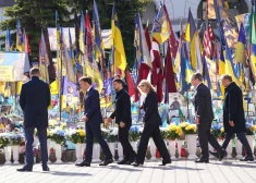 Par mieru Ukrainā nedrīkst lemt bez Ukrainas, uzsver Eiropas līderi