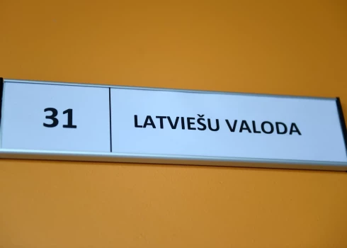 Kārtējo reizi piketēs pret pāreju uz mācībām latviešu valodā.