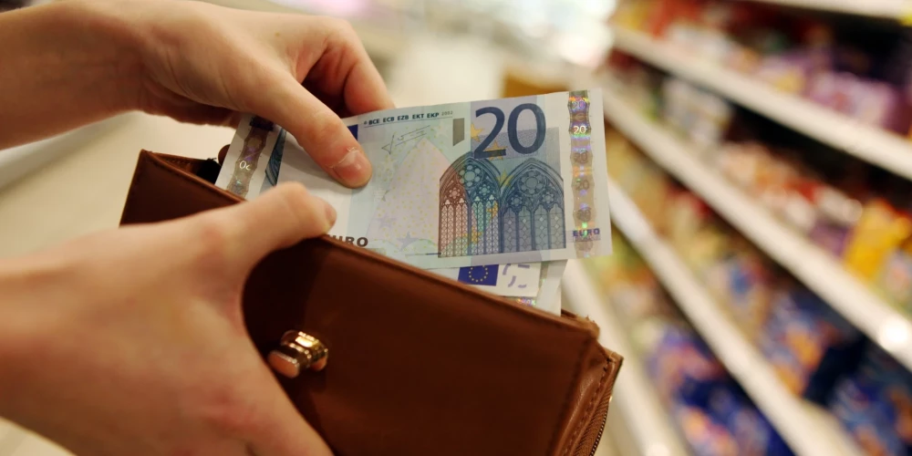 Inflācija Latvijā joprojām augstāka nekā lielākajā daļā eirozonas. 