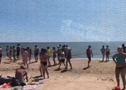 Люди взорвались на взрывоопасных предметах во время купания в зонах, запрещенных для отдыха.