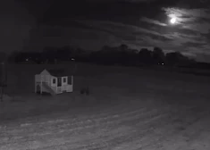 VIDEO: Austrālijā manīts liesmojošs meteorīts. "Man visa māja nodrebēja!"