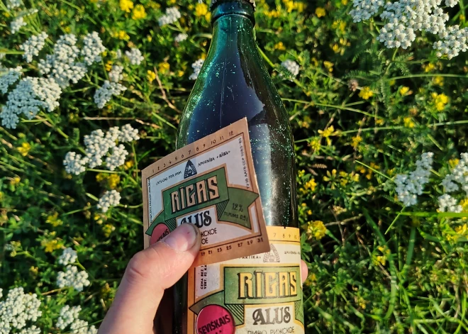 Unikālā 1970. gada ražotā Rīgas miestiņa pudele.