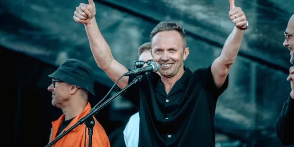 Grupas "Prāta Vētra" koncertu Ventspilī baudīja aptuveni 12 tūkstoši cilvēku.