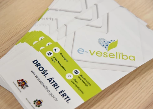 Жителей Латвии призывают срочно указать контактное лицо в E-veselība.