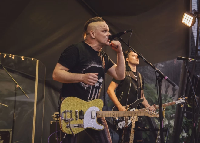 2025. gada 8. augustā "Pegaza pagalmā" notika latviešu rokgrupas "Dzelzs vilks" koncerts, pulcējot šķietami nelielajā kultūrvietā Liepājas sirdī apmēram 450 cilvēkus – no jauniešiem, kas tikai nesen atklājuši grupu, līdz tiem, kuri seko tās gaitām jau vairāk nekā trīs gadu desmitus.