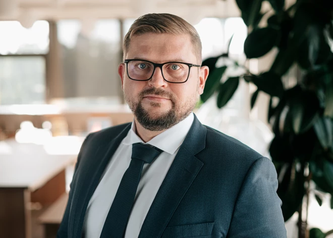 Kā tarifu izmaiņas ASV ietekmēs ekonomiku Latvijā un pasaulē? Skaidro ekonomists