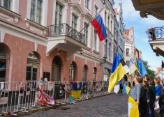 В соседней с Латвией стране все меньше и меньше жертвуют деньги для Украины